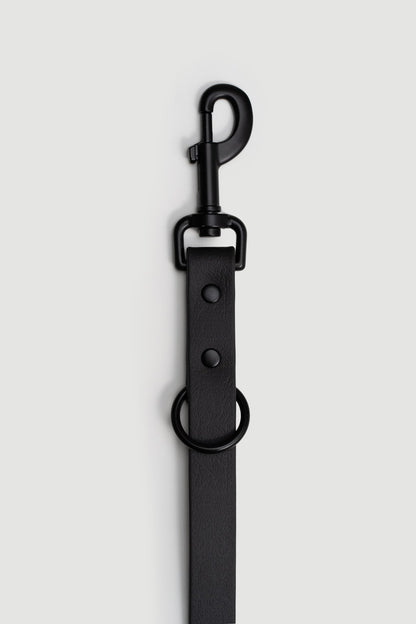 Biothane Hundeleine in schwarz von Thomas & Henry Detail